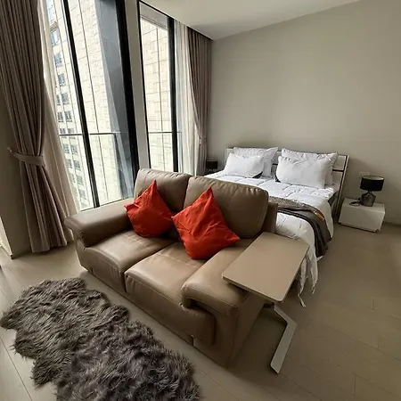 King Bed Studio