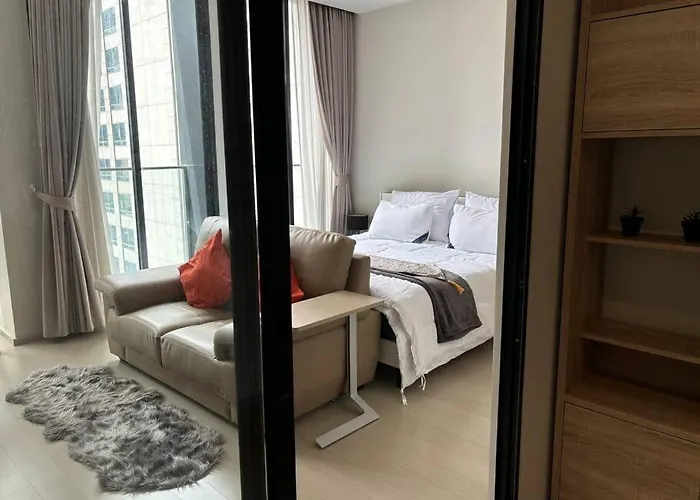 King Bed Apartment