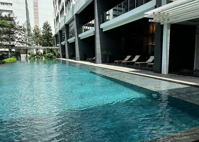 King Bed Apartment Bangkok